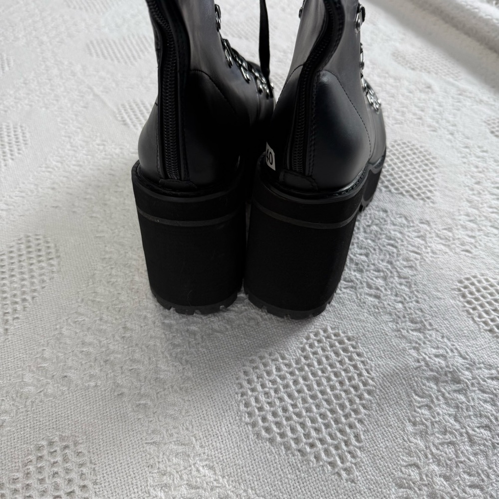 SHEIN Black Faux Leather Gothic Chunky Platform Boots (8) - Picture 10 of 15